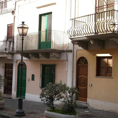 Casa vacanze Via Giuseppe Garibaldi 115 *
