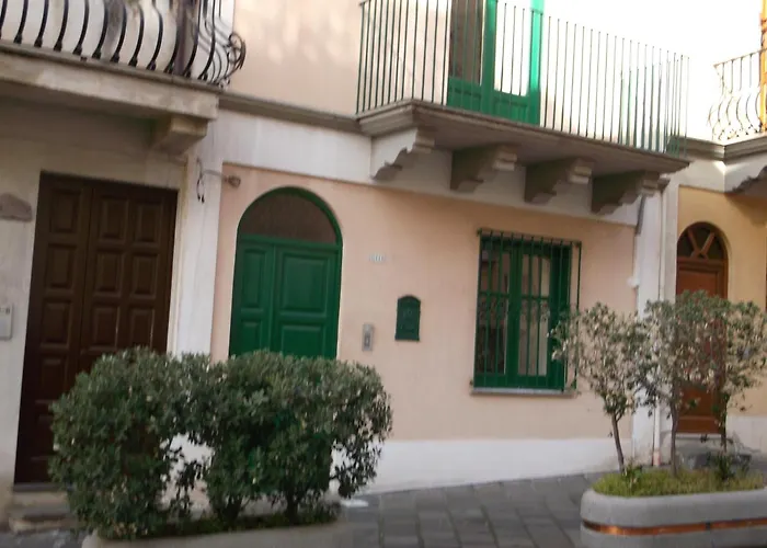 Casa vacanze Via Giuseppe Garibaldi 115 *