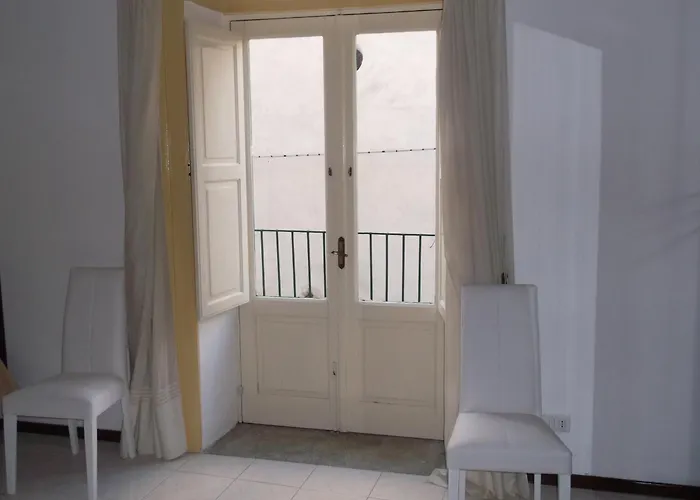 Casa vacanze Via Giuseppe Garibaldi 115 *